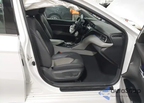 2020 Toyota Camry Xle Hybrid z USA, uszkodzony, nr VIN 4T1F31AK0LU519484